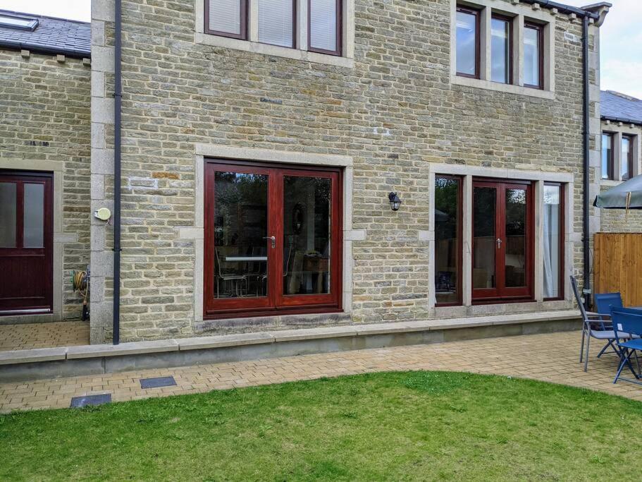 Detached 4 Bedroom Luxury Home Halifax Exteriör bild